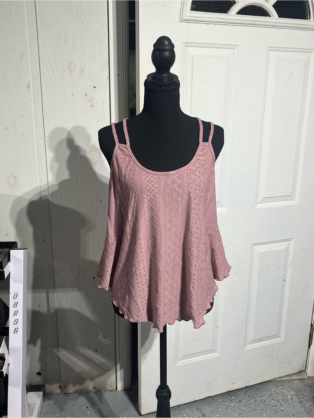 Women’s mauve Eyelet Cold-Shoulder Tank Top